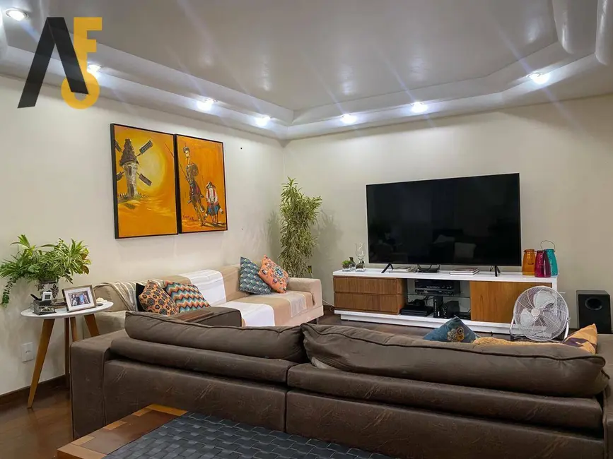 Casa com 4 quartos à venda, 600m2 em Anil, Rio De Janeiro - RJ - imagem 8 Foto 8 de Casa com 4 quartos à venda, 600m2 em Anil, Rio De Janeiro - RJ