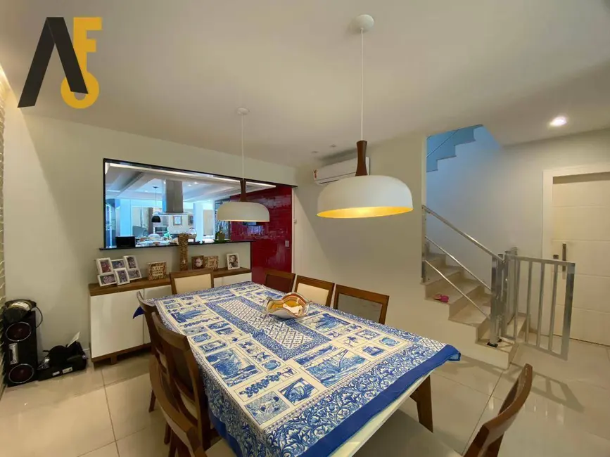Foto 7 de Casa com 4 quartos à venda, 325m2 em Rio De Janeiro - RJ
