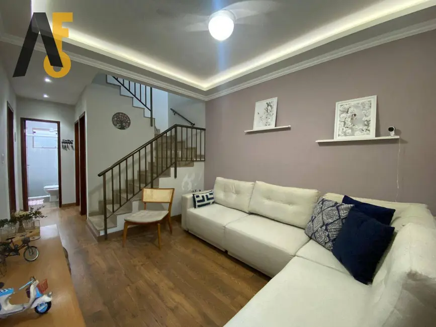 Foto 2 de Casa com 4 quartos à venda, 140m2 em Rio De Janeiro - RJ