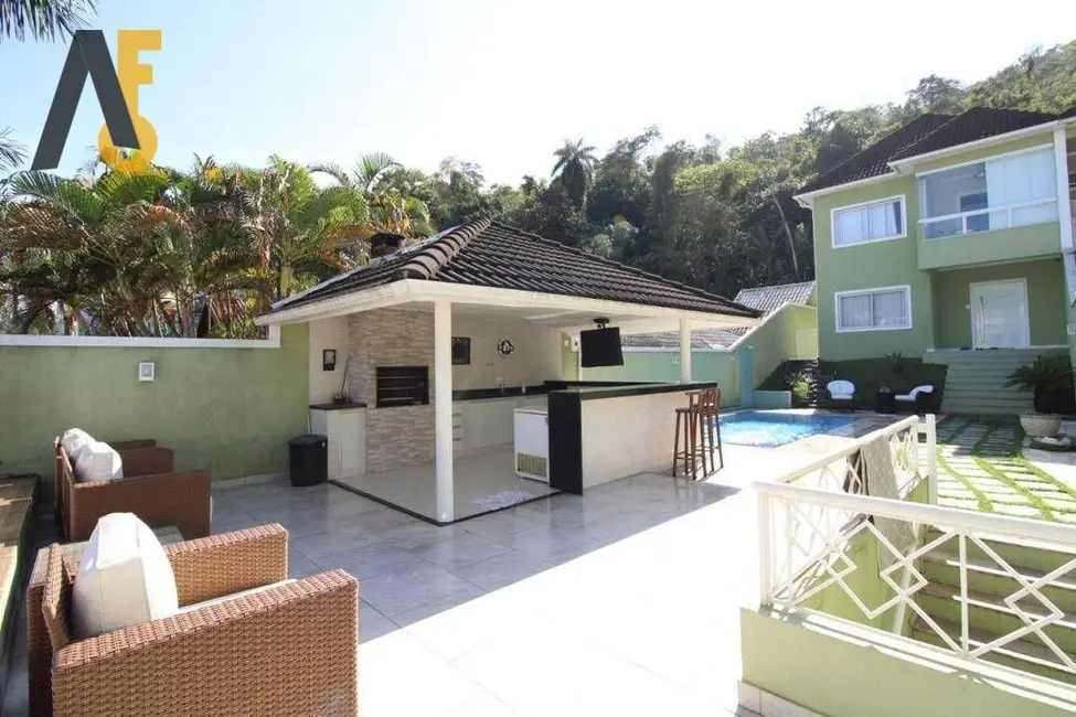Foto 2 de Casa de Condomínio com 3 quartos à venda, 600m2 em Anil, Rio De Janeiro - RJ