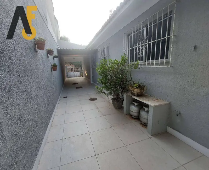 Casa com 3 quartos à venda, 347m2 em Rio De Janeiro - RJ - imagem 5 Foto 5 de Casa com 3 quartos à venda, 347m2 em Rio De Janeiro - RJ