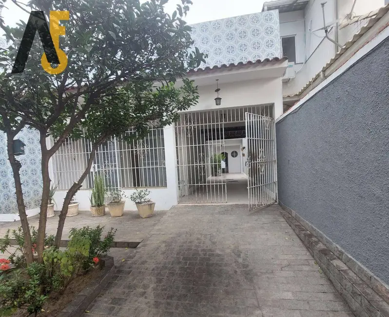 Casa com 3 quartos à venda, 347m2 em Rio De Janeiro - RJ - imagem 4 Foto 4 de Casa com 3 quartos à venda, 347m2 em Rio De Janeiro - RJ