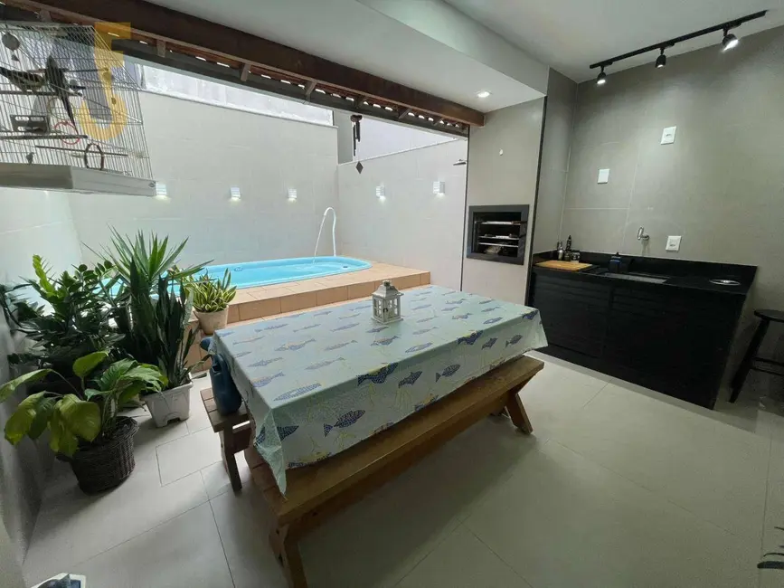 Foto 1 de Casa de Condomínio com 3 quartos à venda, 128m2 em Rio De Janeiro - RJ