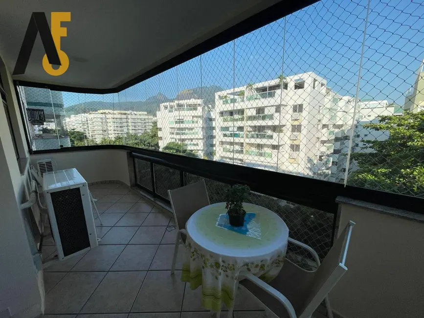 Cobertura com 4 quartos à venda, 173m2 em Rio De Janeiro - RJ - imagem 3 Foto 3 de Cobertura com 4 quartos à venda, 173m2 em Rio De Janeiro - RJ