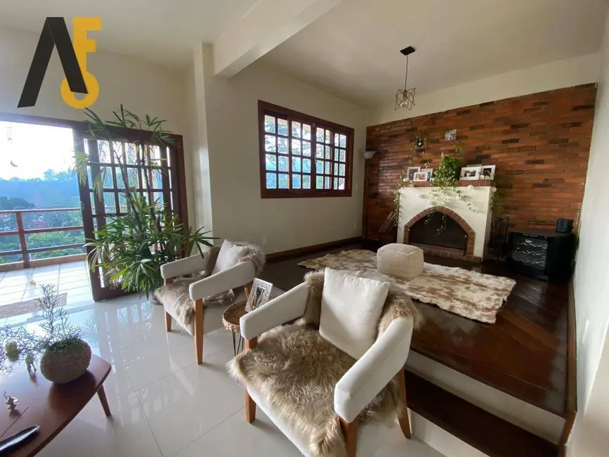 Casa de Condomínio com 5 quartos à venda, 560m2 em Anil, Rio De Janeiro - RJ - imagem 3 Foto 3 de Casa de Condomínio com 5 quartos à venda, 560m2 em Anil, Rio De Janeiro - RJ