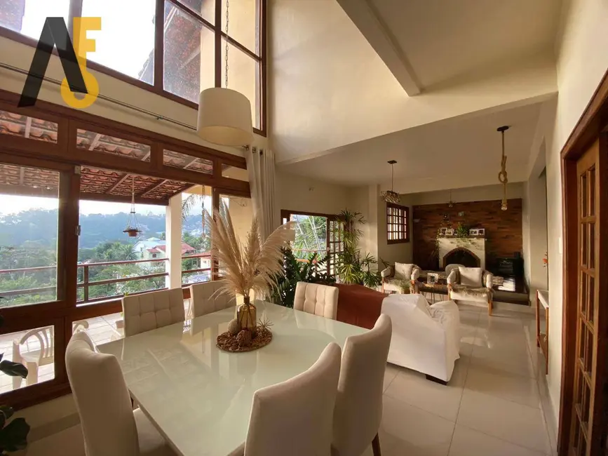 Casa de Condomínio com 5 quartos à venda, 560m2 em Anil, Rio De Janeiro - RJ - imagem 2 Foto 2 de Casa de Condomínio com 5 quartos à venda, 560m2 em Anil, Rio De Janeiro - RJ