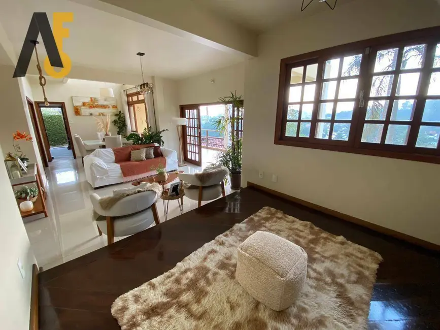 Casa de Condomínio com 5 quartos à venda, 560m2 em Anil, Rio De Janeiro - RJ - imagem 5 Foto 5 de Casa de Condomínio com 5 quartos à venda, 560m2 em Anil, Rio De Janeiro - RJ