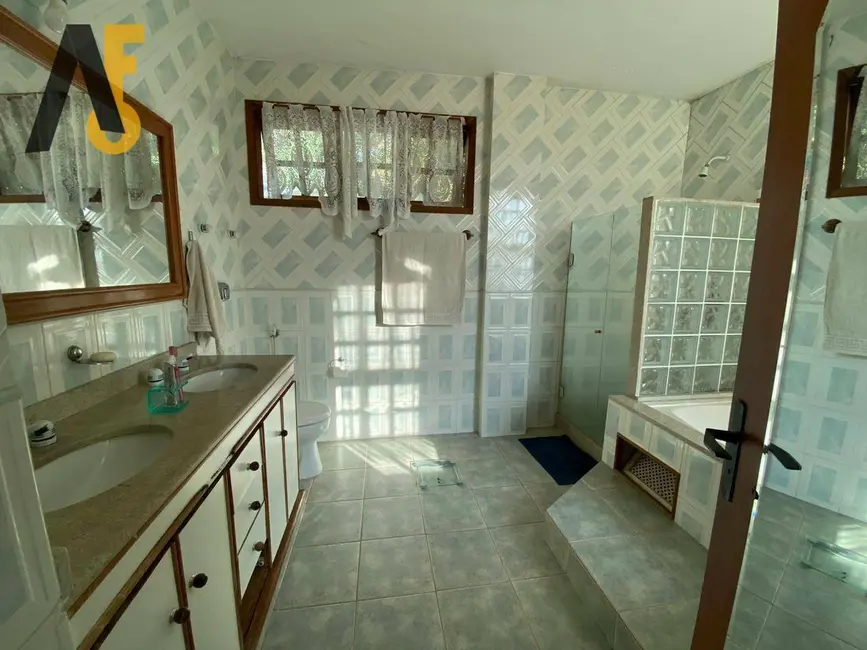 Casa de Condomínio com 5 quartos à venda, 560m2 em Anil, Rio De Janeiro - RJ - imagem 9 Foto 9 de Casa de Condomínio com 5 quartos à venda, 560m2 em Anil, Rio De Janeiro - RJ