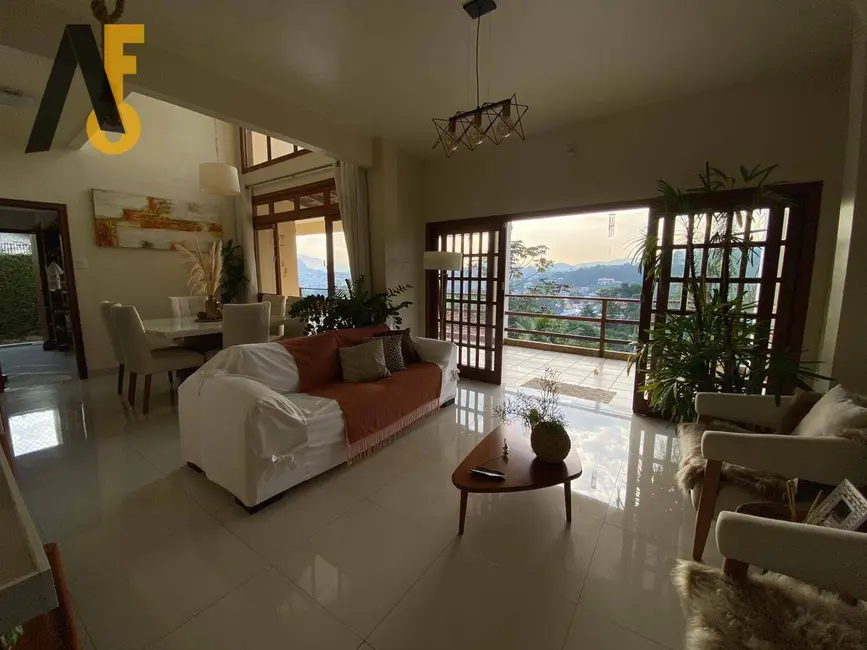 Casa de Condomínio com 5 quartos à venda, 560m2 em Anil, Rio De Janeiro - RJ - imagem 4 Foto 4 de Casa de Condomínio com 5 quartos à venda, 560m2 em Anil, Rio De Janeiro - RJ