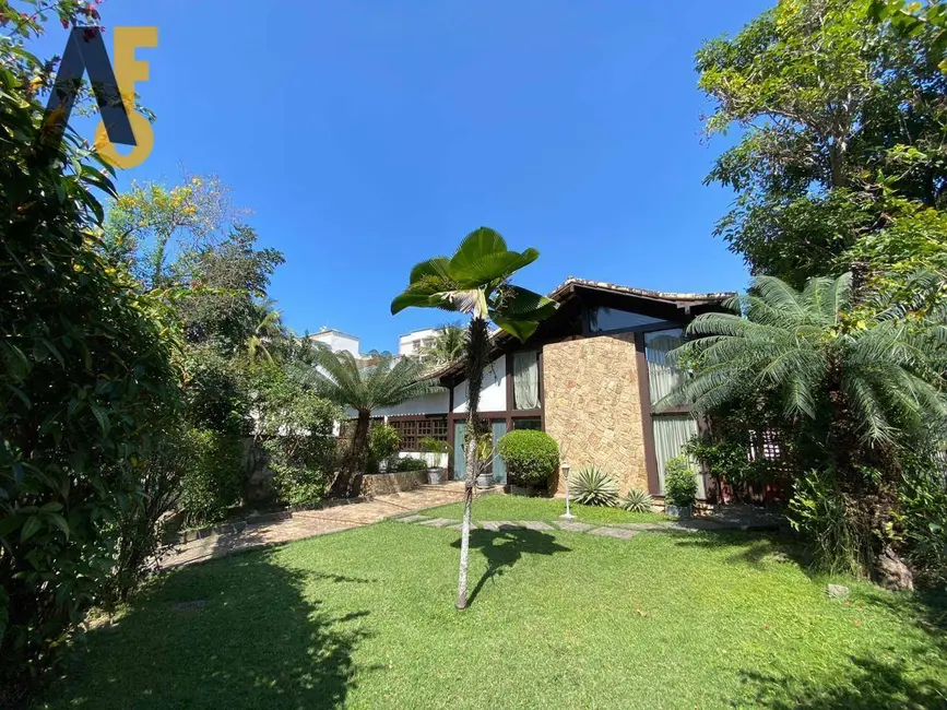 Casa com 4 quartos à venda, 980m2 em Rio De Janeiro - RJ - imagem 2 Foto 2 de Casa com 4 quartos à venda, 980m2 em Rio De Janeiro - RJ