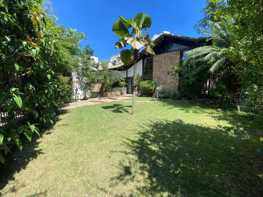 Foto 1 de Casa com 4 quartos à venda, 980m2 em Rio De Janeiro - RJ
