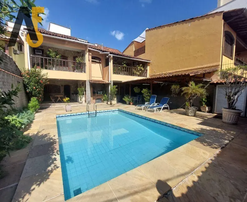 Foto 1 de Casa de Condomínio com 5 quartos à venda, 377m2 em Rio De Janeiro - RJ