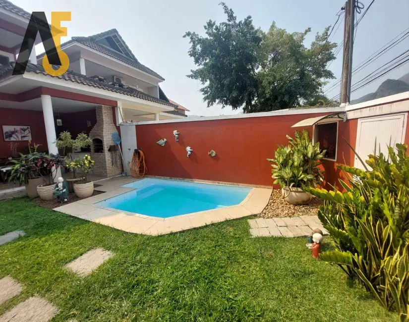 Casa de Condomínio com 6 quartos à venda, 203m2 em Rio De Janeiro - RJ - imagem 2 Foto 2 de Casa de Condomínio com 6 quartos à venda, 203m2 em Rio De Janeiro - RJ