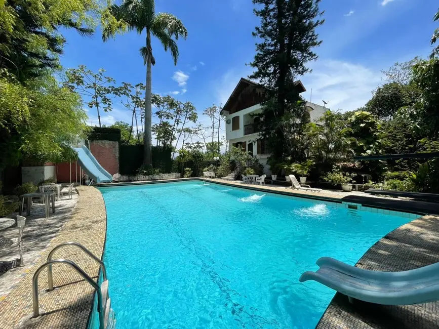 Foto 1 de Terreno / Lote à venda, 3850m2 em Rio De Janeiro - RJ