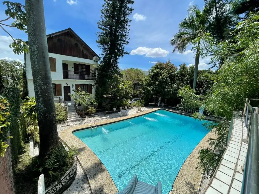 Foto 2 de Terreno / Lote à venda, 3850m2 em Rio De Janeiro - RJ