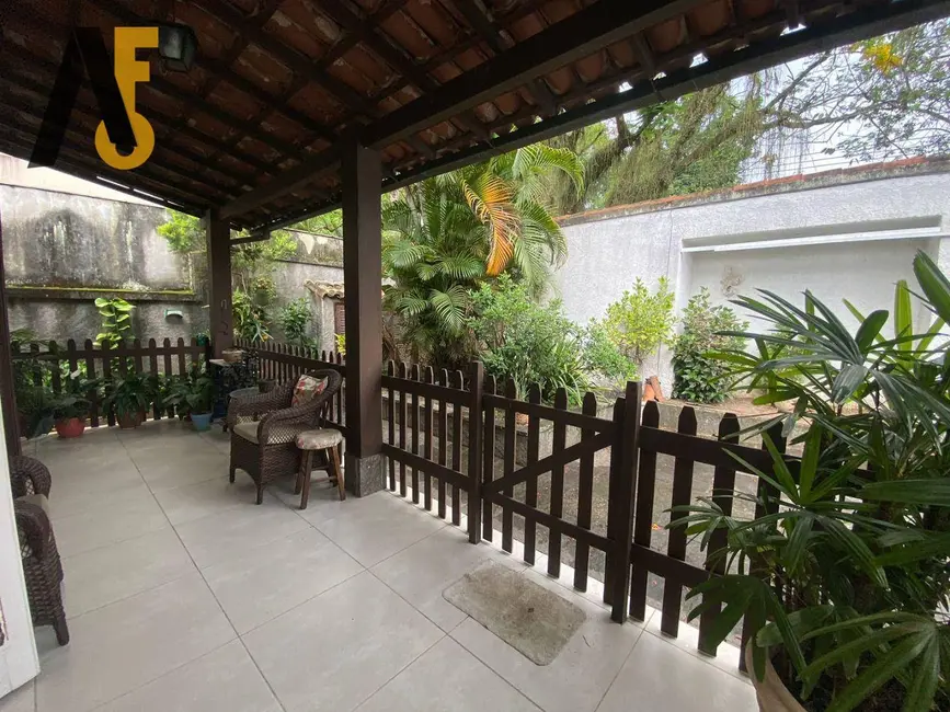 Casa com 3 quartos à venda, 287m2 em Rio De Janeiro - RJ - imagem 6 Foto 6 de Casa com 3 quartos à venda, 287m2 em Rio De Janeiro - RJ