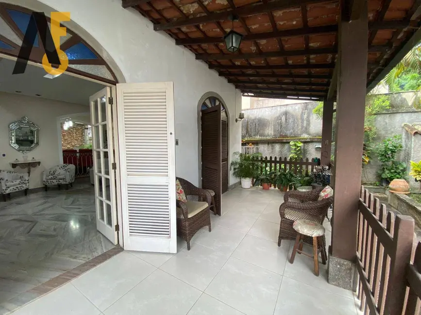 Casa com 3 quartos à venda, 287m2 em Rio De Janeiro - RJ - imagem 4 Foto 4 de Casa com 3 quartos à venda, 287m2 em Rio De Janeiro - RJ