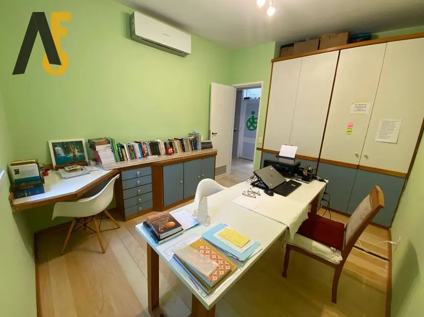 Foto 8 de Casa com 5 quartos à venda, 600m2 em Rio De Janeiro - RJ