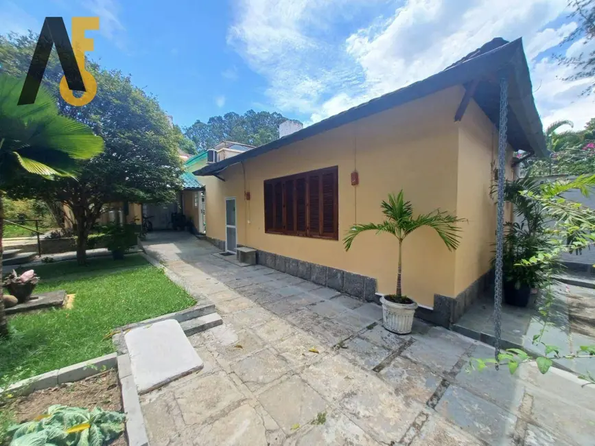 Foto 1 de Casa com 5 quartos à venda, 600m2 em Rio De Janeiro - RJ