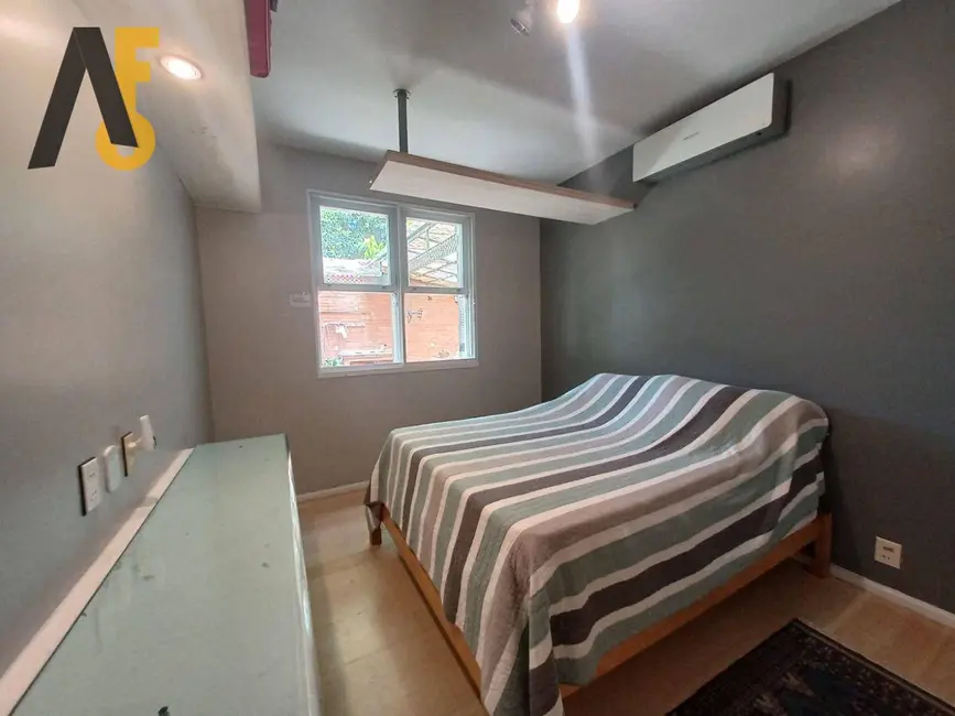 Foto 9 de Casa com 5 quartos à venda, 600m2 em Rio De Janeiro - RJ