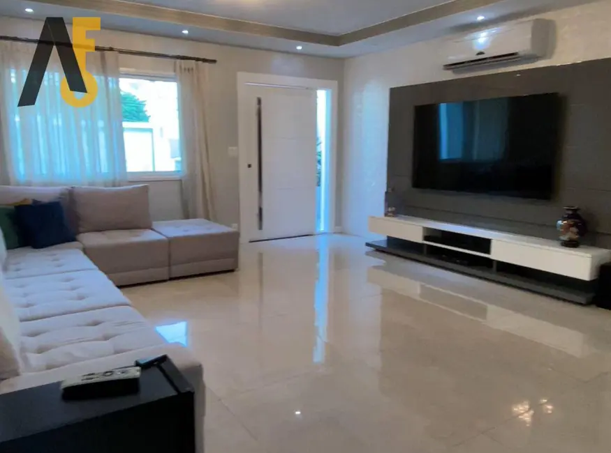 Casa de Condomínio com 3 quartos à venda, 176m2 em Rio De Janeiro - RJ - imagem 5 Foto 5 de Casa de Condomínio com 3 quartos à venda, 176m2 em Rio De Janeiro - RJ