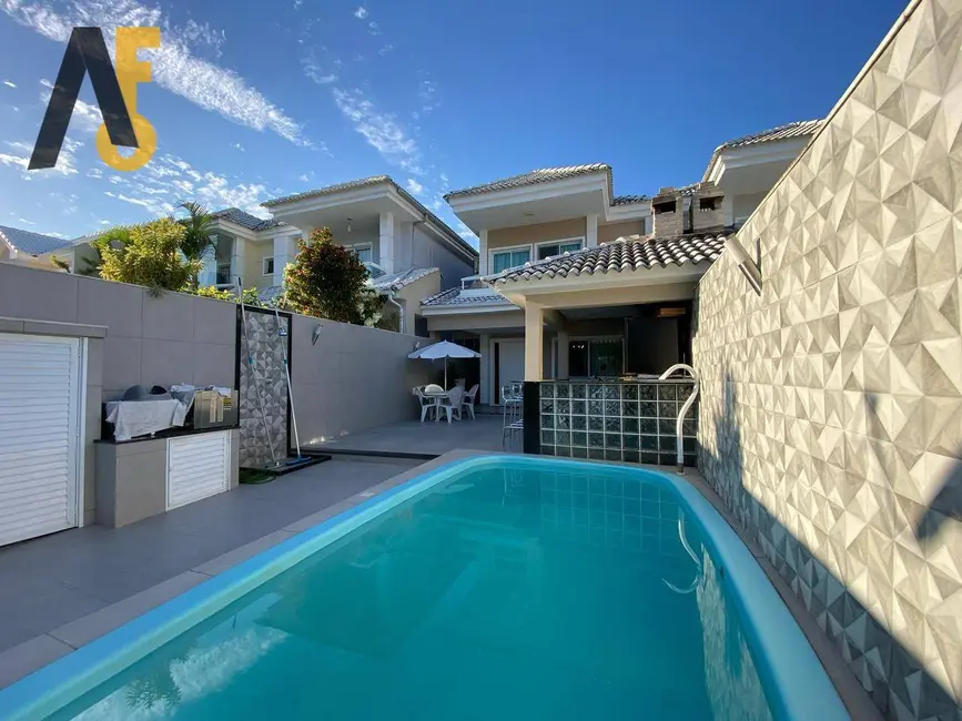 Casa de Condomínio com 3 quartos à venda, 176m2 em Rio De Janeiro - RJ - imagem 2 Foto 2 de Casa de Condomínio com 3 quartos à venda, 176m2 em Rio De Janeiro - RJ