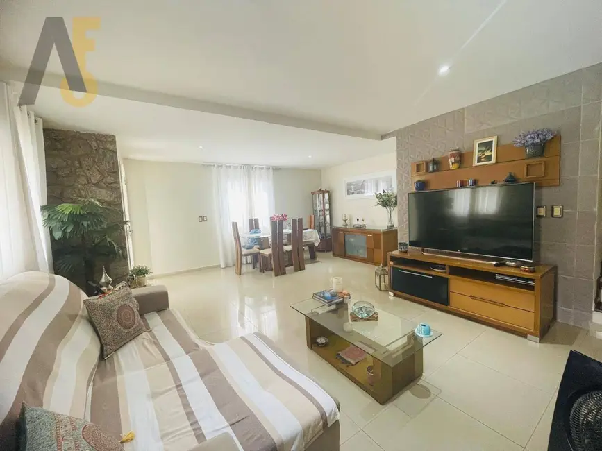 Casa de Condomínio com 3 quartos à venda, 176m2 em Anil, Rio De Janeiro - RJ - imagem 6 Foto 6 de Casa de Condomínio com 3 quartos à venda, 176m2 em Anil, Rio De Janeiro - RJ