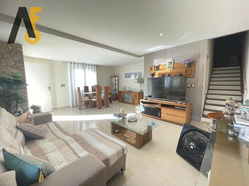 Casa de Condomínio com 3 quartos à venda, 176m2 em Anil, Rio De Janeiro - RJ - imagem 4 Foto 4 de Casa de Condomínio com 3 quartos à venda, 176m2 em Anil, Rio De Janeiro - RJ