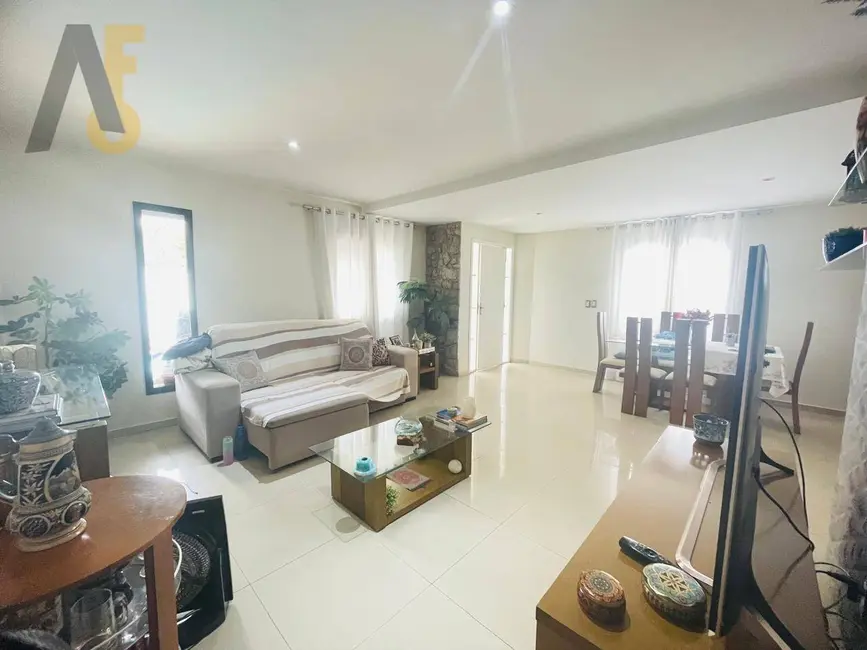 Casa de Condomínio com 3 quartos à venda, 176m2 em Anil, Rio De Janeiro - RJ - imagem 3 Foto 3 de Casa de Condomínio com 3 quartos à venda, 176m2 em Anil, Rio De Janeiro - RJ