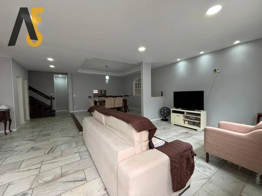 Casa com 4 quartos à venda, 360m2 em Anil, Rio De Janeiro - RJ - imagem 5 Foto 5 de Casa com 4 quartos à venda, 360m2 em Anil, Rio De Janeiro - RJ