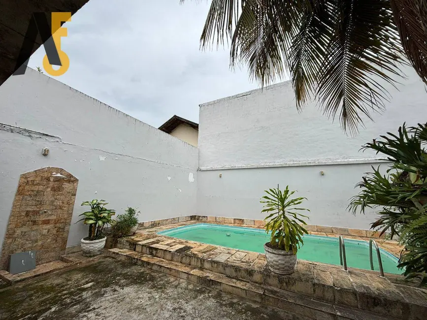 Casa com 4 quartos à venda, 360m2 em Anil, Rio De Janeiro - RJ - imagem 2 Foto 2 de Casa com 4 quartos à venda, 360m2 em Anil, Rio De Janeiro - RJ