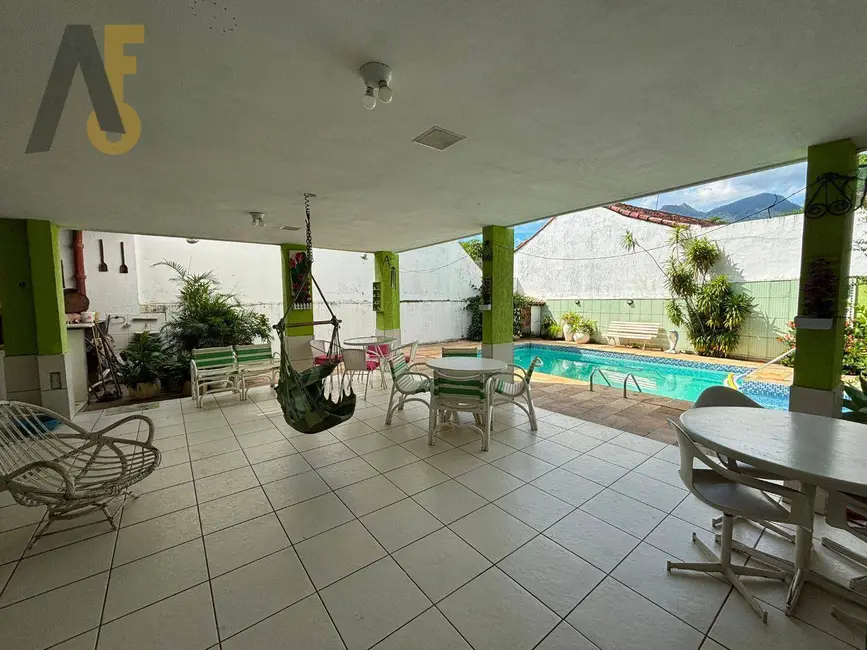Foto 3 de Casa com 4 quartos à venda, 420m2 em Rio De Janeiro - RJ