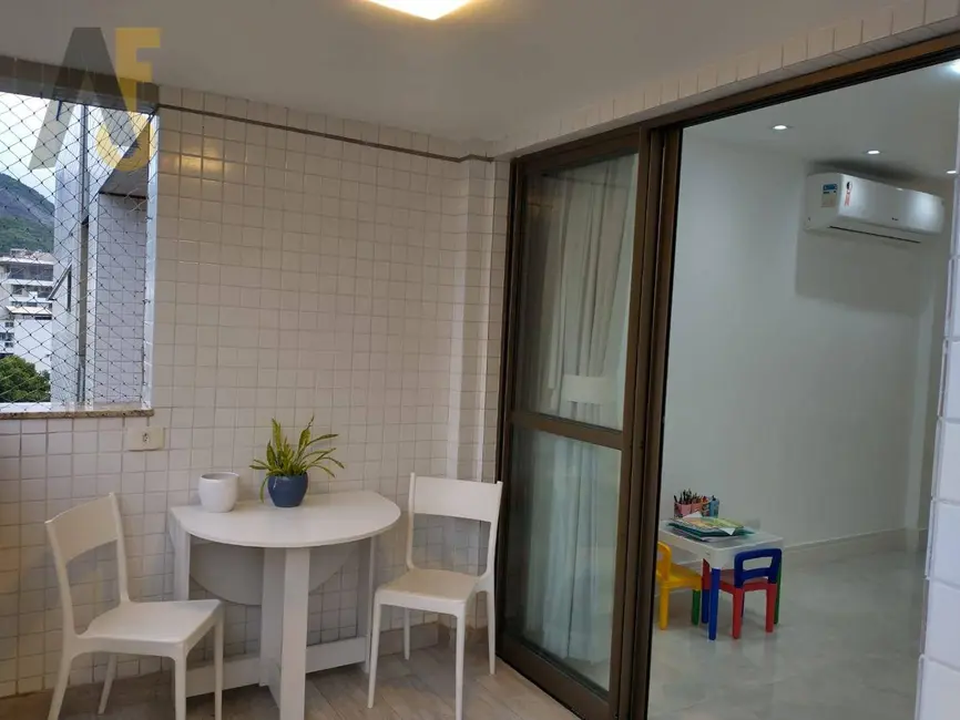 Foto 4 de Cobertura com 4 quartos à venda, 210m2 em Rio De Janeiro - RJ