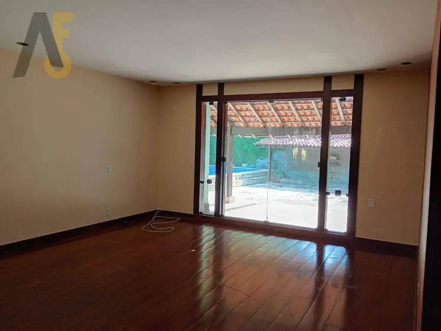 Casa com 7 quartos à venda, 693m2 em Rio De Janeiro - RJ - imagem 4 Foto 4 de Casa com 7 quartos à venda, 693m2 em Rio De Janeiro - RJ