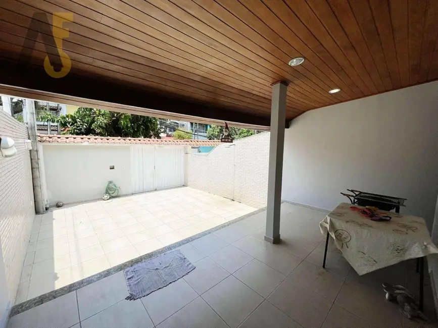 Casa de Condomínio com 2 quartos à venda, 180m2 em Rio De Janeiro - RJ - imagem 4 Foto 4 de Casa de Condomínio com 2 quartos à venda, 180m2 em Rio De Janeiro - RJ