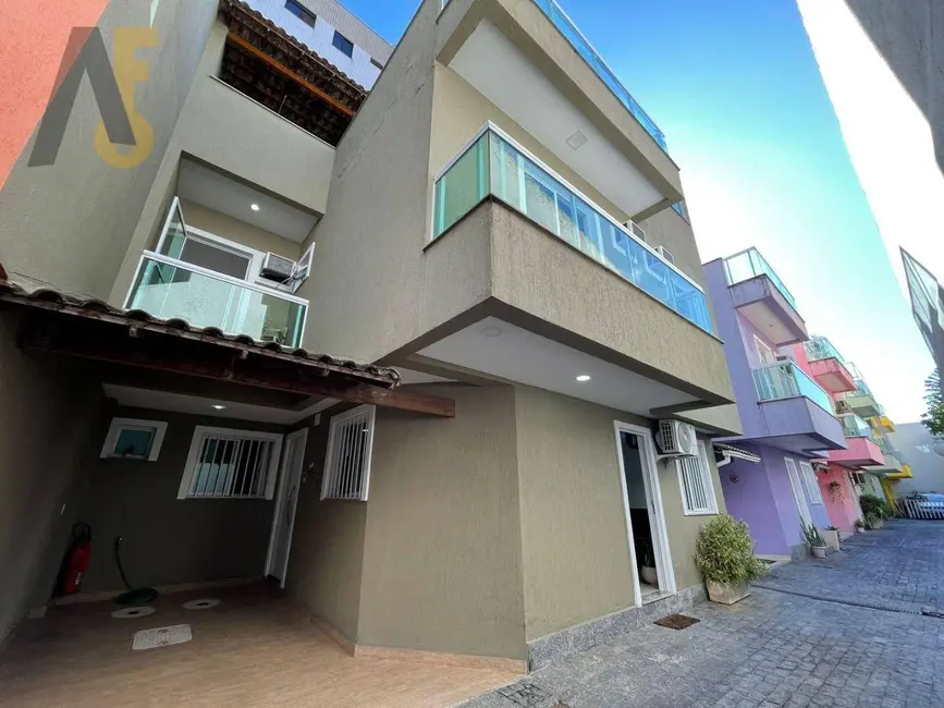 Foto 2 de Casa com 3 quartos à venda, 183m2 em Jacarepaguá, Rio De Janeiro - RJ