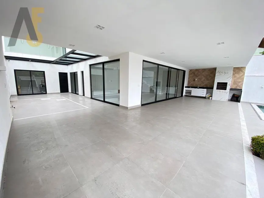 Casa de Condomínio com 5 quartos à venda, 308m2 em Anil, Rio De Janeiro - RJ - imagem 5 Foto 5 de Casa de Condomínio com 5 quartos à venda, 308m2 em Anil, Rio De Janeiro - RJ