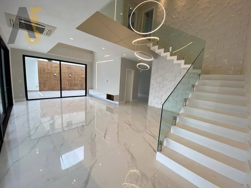 Casa de Condomínio com 5 quartos à venda, 308m2 em Anil, Rio De Janeiro - RJ - imagem 8 Foto 8 de Casa de Condomínio com 5 quartos à venda, 308m2 em Anil, Rio De Janeiro - RJ