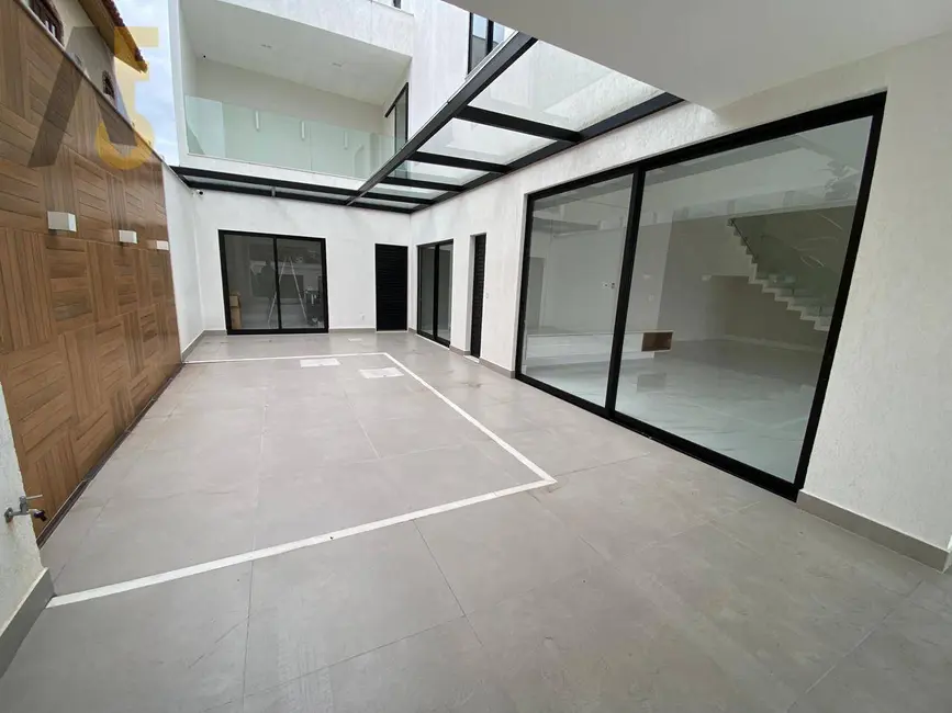 Casa de Condomínio com 5 quartos à venda, 308m2 em Anil, Rio De Janeiro - RJ - imagem 7 Foto 7 de Casa de Condomínio com 5 quartos à venda, 308m2 em Anil, Rio De Janeiro - RJ
