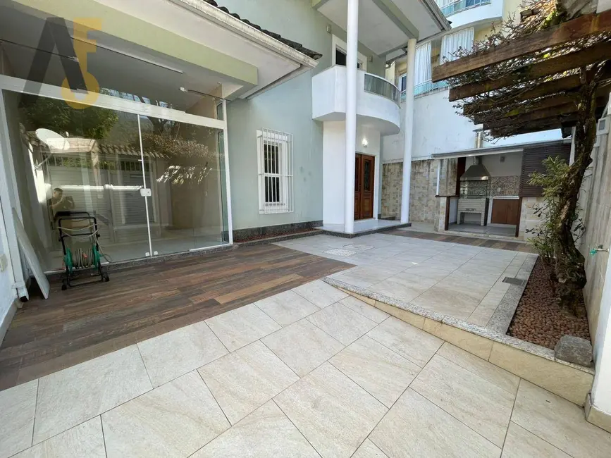 Casa com 4 quartos à venda, 195m2 em Anil, Rio De Janeiro - RJ - imagem 3 Foto 3 de Casa com 4 quartos à venda, 195m2 em Anil, Rio De Janeiro - RJ