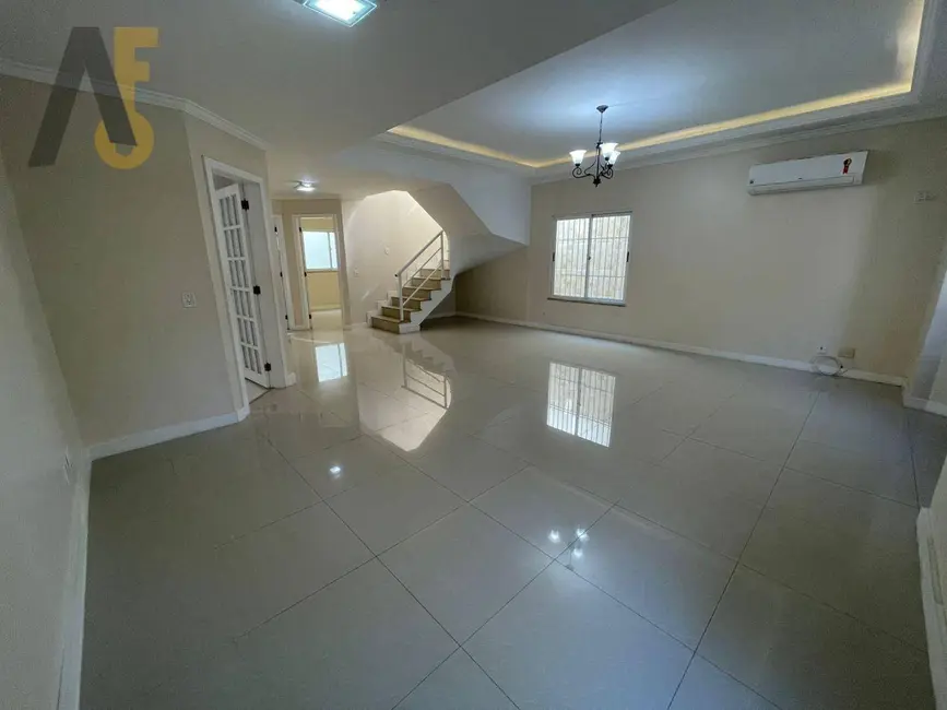 Casa com 4 quartos à venda, 195m2 em Anil, Rio De Janeiro - RJ - imagem 8 Foto 8 de Casa com 4 quartos à venda, 195m2 em Anil, Rio De Janeiro - RJ