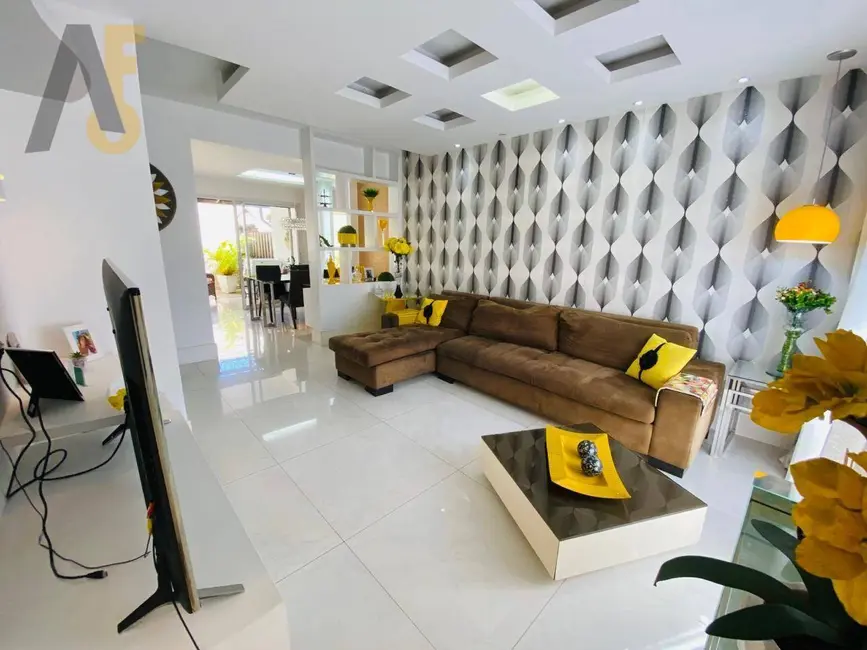 Casa de Condomínio com 3 quartos à venda, 145m2 em Rio De Janeiro - RJ - imagem 2 Foto 2 de Casa de Condomínio com 3 quartos à venda, 145m2 em Rio De Janeiro - RJ