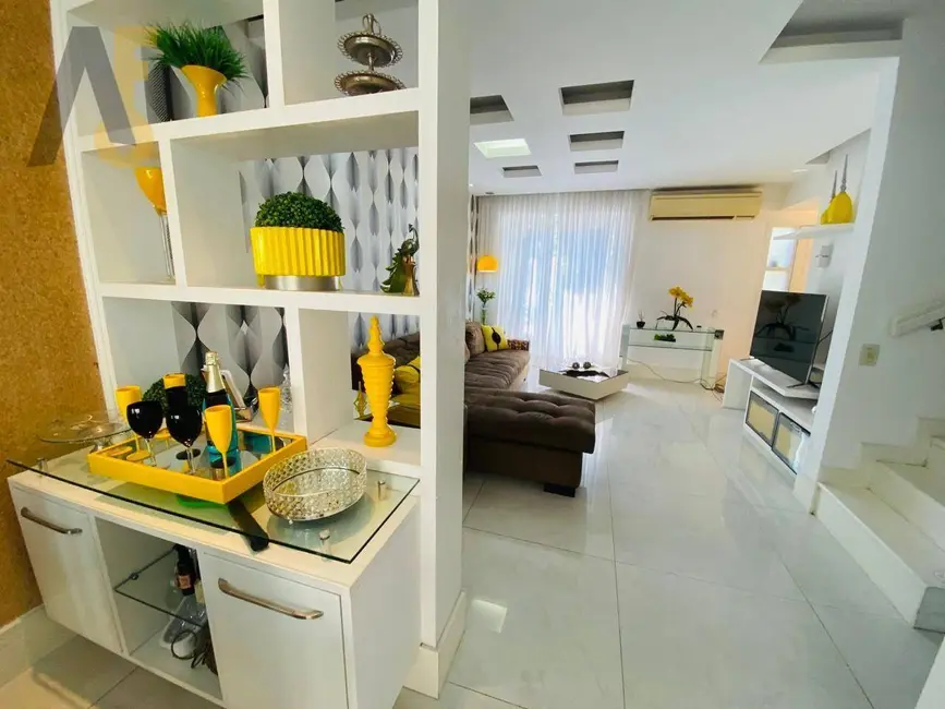 Casa de Condomínio com 3 quartos à venda, 145m2 em Rio De Janeiro - RJ - imagem 4 Foto 4 de Casa de Condomínio com 3 quartos à venda, 145m2 em Rio De Janeiro - RJ