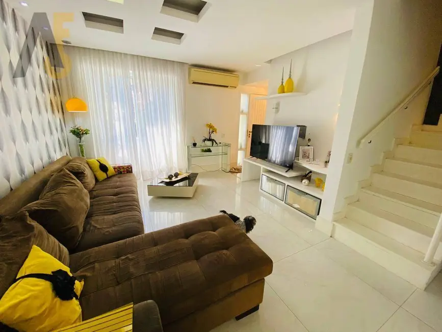 Casa de Condomínio com 3 quartos à venda, 145m2 em Rio De Janeiro - RJ - imagem 5 Foto 5 de Casa de Condomínio com 3 quartos à venda, 145m2 em Rio De Janeiro - RJ