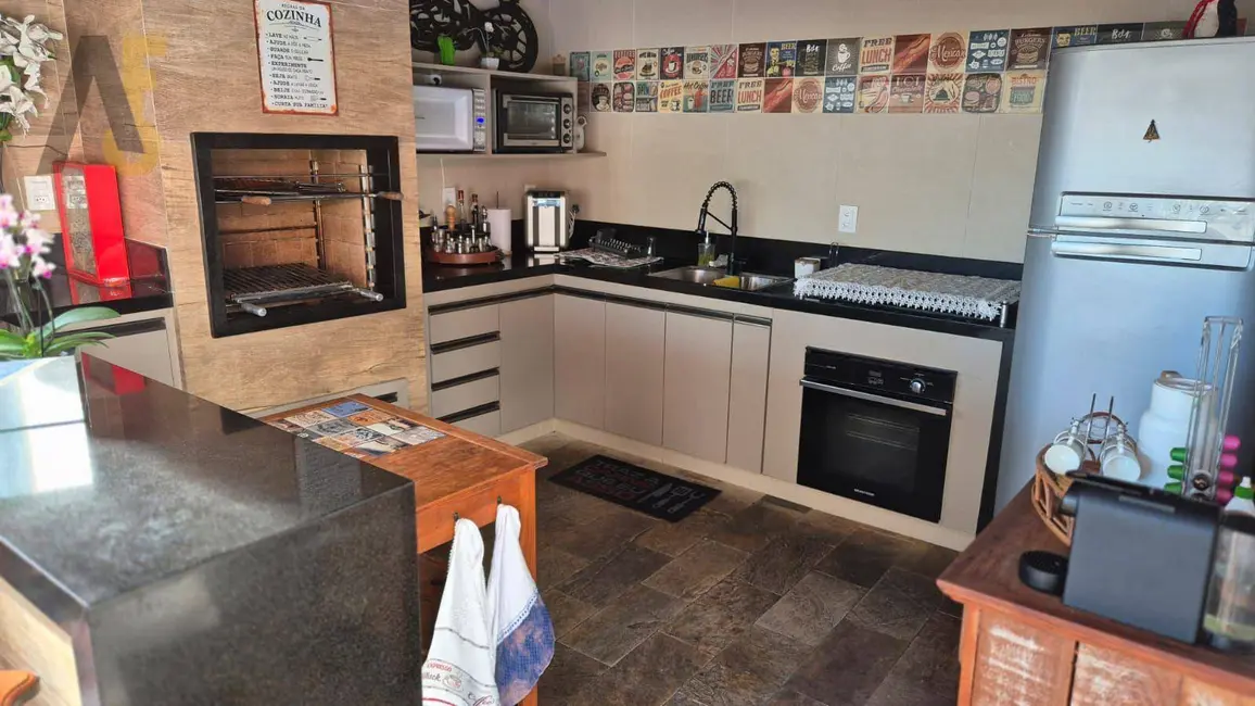 Casa de Condomínio com 5 quartos à venda, 313m2 em Anil, Rio De Janeiro - RJ - imagem 5 Foto 5 de Casa de Condomínio com 5 quartos à venda, 313m2 em Anil, Rio De Janeiro - RJ