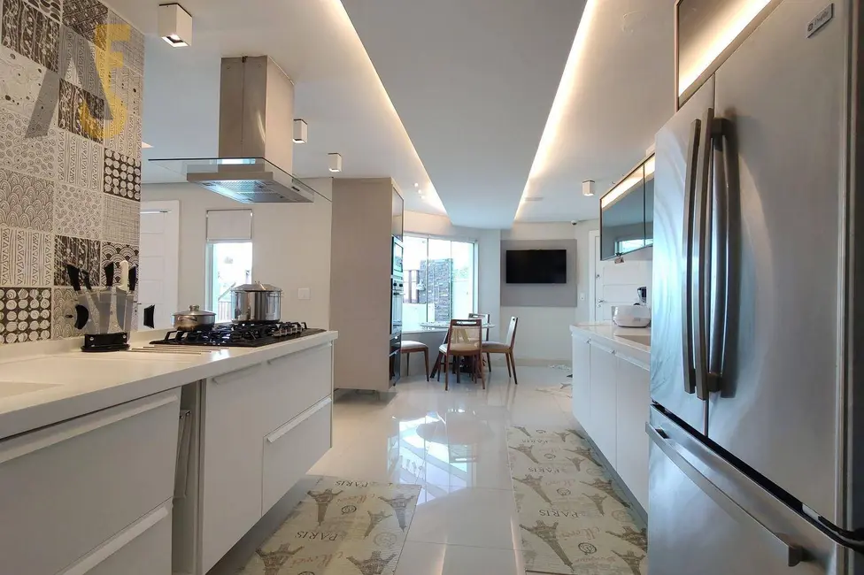 Casa de Condomínio com 4 quartos à venda, 441m2 em Anil, Rio De Janeiro - RJ - imagem 4 Foto 4 de Casa de Condomínio com 4 quartos à venda, 441m2 em Anil, Rio De Janeiro - RJ