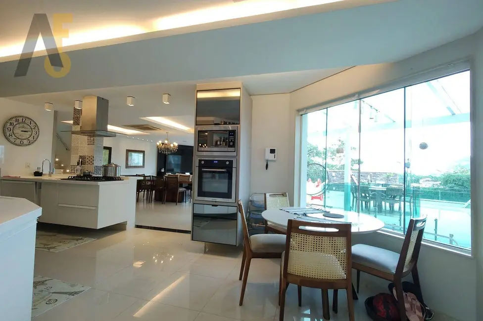 Casa de Condomínio com 4 quartos à venda, 441m2 em Anil, Rio De Janeiro - RJ - imagem 5 Foto 5 de Casa de Condomínio com 4 quartos à venda, 441m2 em Anil, Rio De Janeiro - RJ