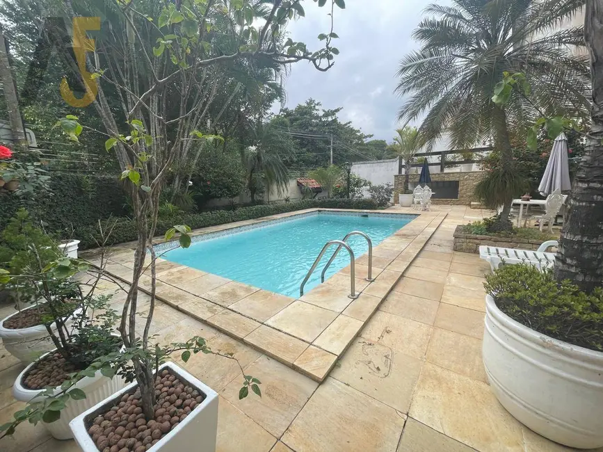 Foto 1 de Casa com 3 quartos à venda, 300m2 em Rio De Janeiro - RJ