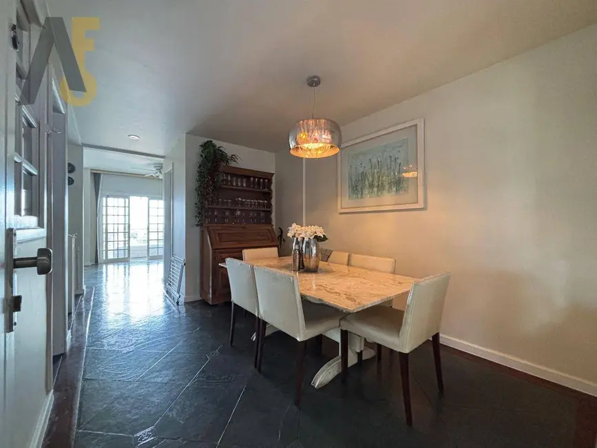 Casa de Condomínio com 3 quartos à venda, 190m2 em Rio De Janeiro - RJ - imagem 4 Foto 4 de Casa de Condomínio com 3 quartos à venda, 190m2 em Rio De Janeiro - RJ