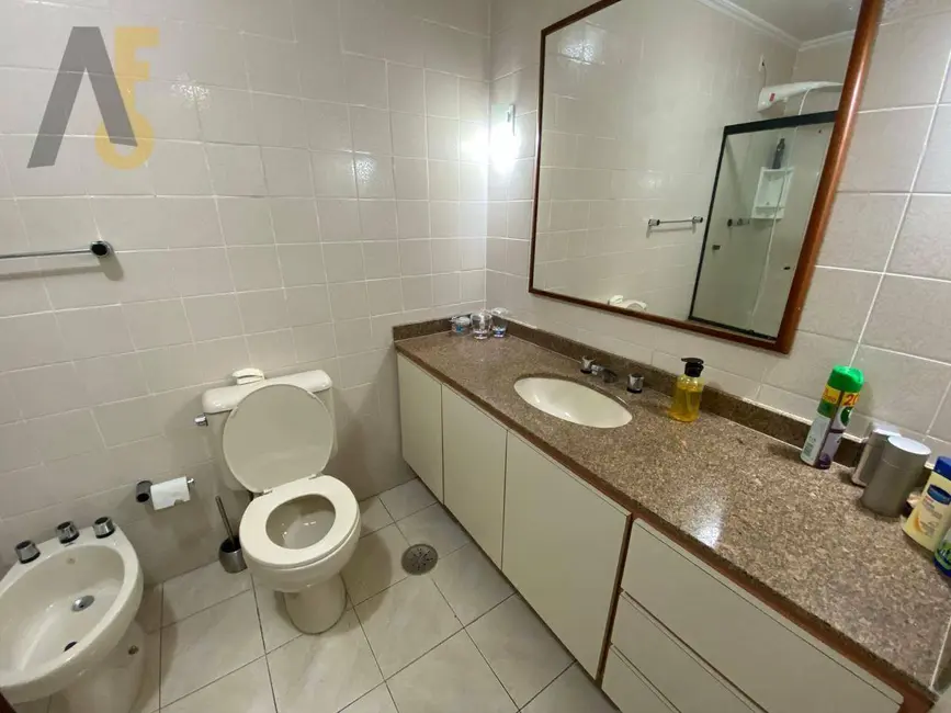 Casa de Condomínio com 5 quartos à venda, 530m2 em Anil, Rio De Janeiro - RJ - imagem 8 Foto 8 de Casa de Condomínio com 5 quartos à venda, 530m2 em Anil, Rio De Janeiro - RJ